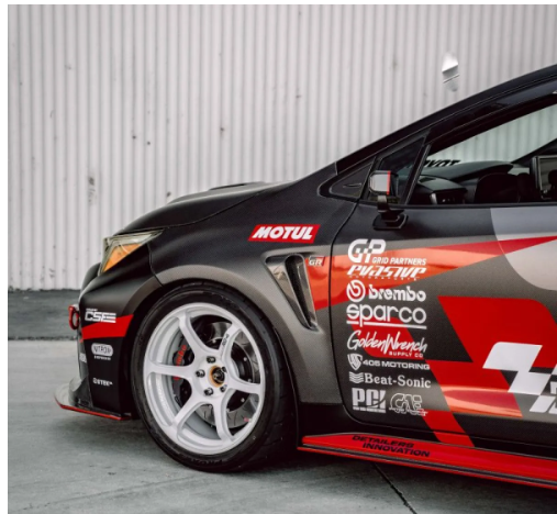 Seibon OEM-Style Dry Carbon Fiber Fenders Toyota GR Corolla 2023-2025